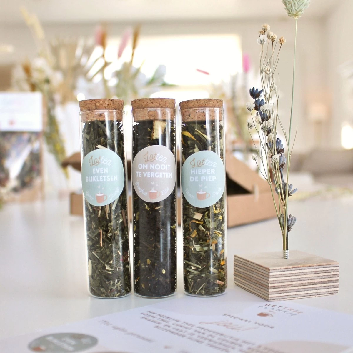 Het Theeplankje Giftset Theeproeverij Toegewijd (Lottea, Thee Cadeaubox, Thee Cadeau, Cadeau Theeliefhebber, Relatiegeschenk, Personeelsgeschenk) 3 Het Theeplankje Giftset Theeproeverij Toegewijd (Lottea, Thee Cadeaubox, Thee Cadeau, Cadeau Theeliefhebber, Relatiegeschenk, Personeelsgeschenk)