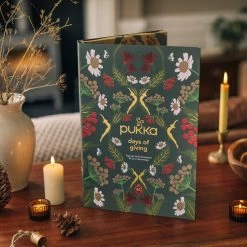 Pukka Thee Hardcover Biologische Kerst Adventskalender 2022, Perfect Als Kerstcadeau - 48 Zakjes - 1 Kalender -Eten En Drinken 1200x1200 49