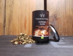 Teamasters Giftbox - Thee Geschenkset - Kerstpakket - Thee - Herbal Chai - Herbal Rooibos - Groene Thee - Perzik - Appel - Kerst - Geschenkset -Eten En Drinken 1200x922 2