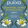 Pukka Chamomile Vanille & Manuka Honing Thee -Eten En Drinken 678x1200 1