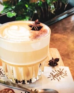 CHALO Vanilla Chai Latte - Indische Vegan Chai - Zwarte Assam Thee - 25 Porties/ 300GR -Eten En Drinken 960x1200 2