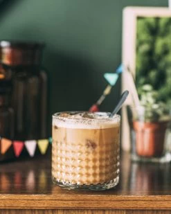 CHALO Cardamom Chai Latte - Indische Vegan Chai - Zwarte Assam Thee - 25 Porties/ 300GR 9 CHALO Cardamom Chai Latte - Indische Vegan Chai - Zwarte Assam Thee - 25 Porties/ 300GR -Eten En Drinken 960x1200 5